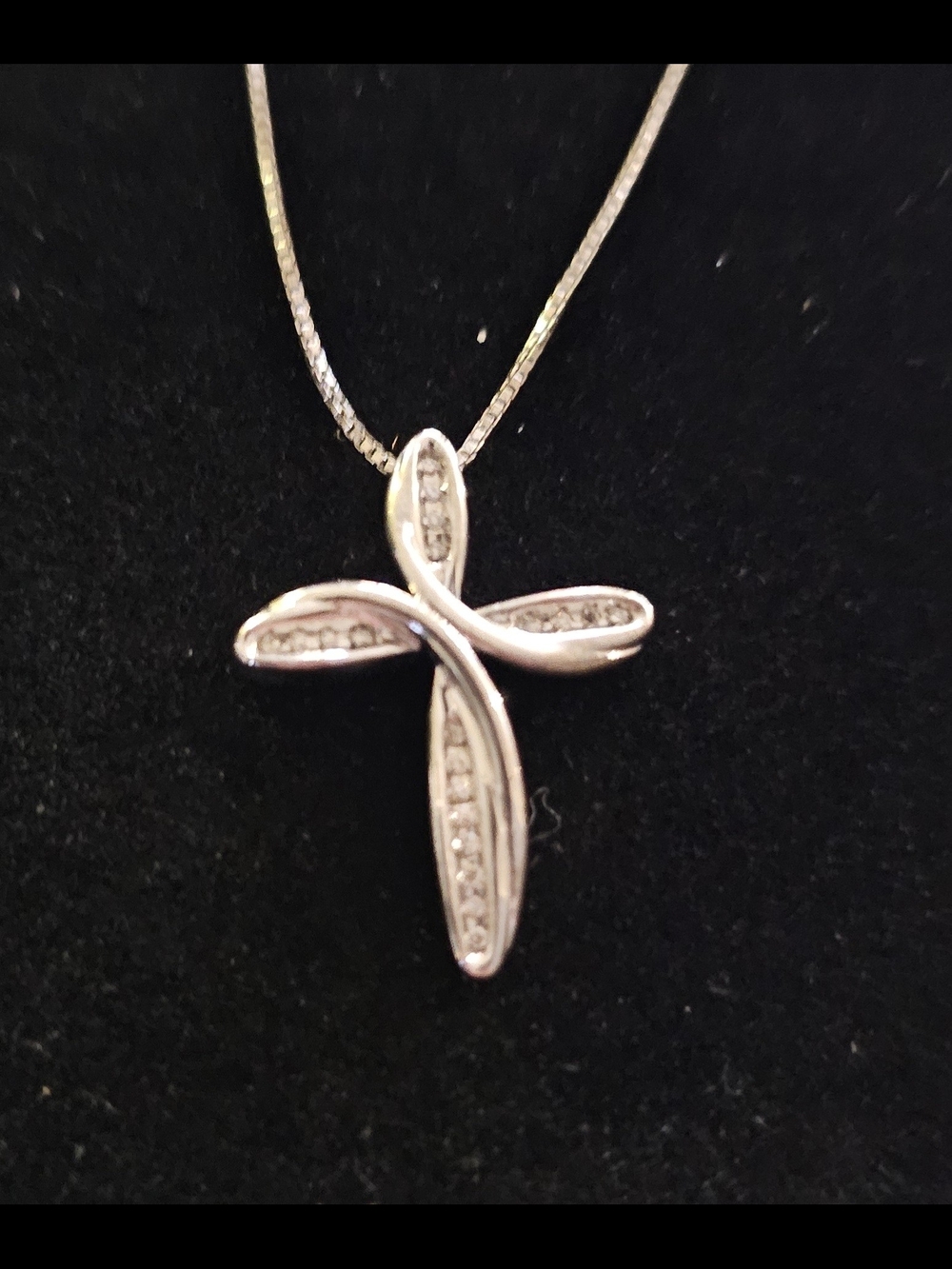 Kay Jewelers Sterling Silver Diamond Cross Necklace 1/20 CTW
